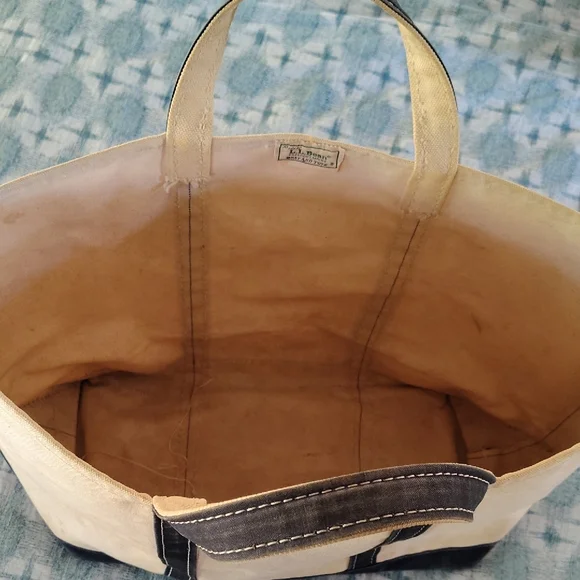 Vintage L.L. Bean Tan and Navy Blue Travel Bag with Minimalist Design - Picture 12 of 13